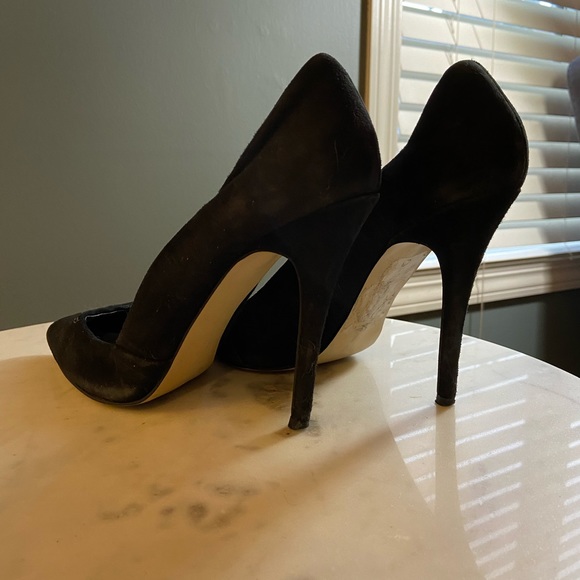 Heels - Picture 2 of 3